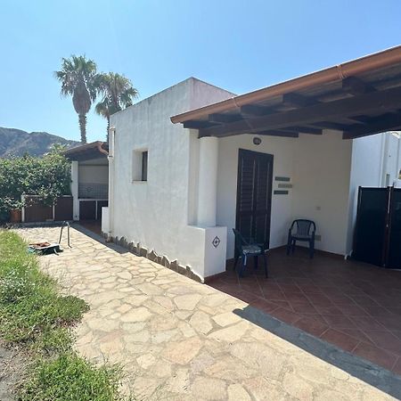 Villa By The Vulcano - 70Mq Plus Large Garden And Patio Exteriör bild